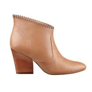 Belle by Sigerson Morrison Nicki leather Scallop Trim Ankle Booties. Tan. Size 7